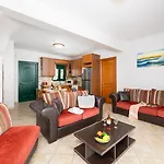 Vera Villa *